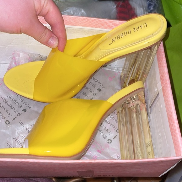 Heals yellow 6.5 women - Picture 2 of 4